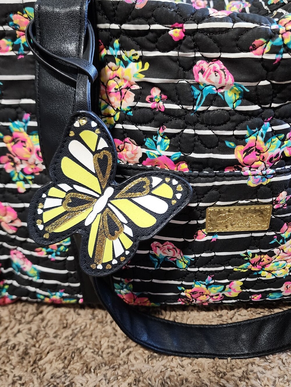 Betsey Johnson Floral Quilted Weekender Travel Duffle Bag - Picture 4 of 11